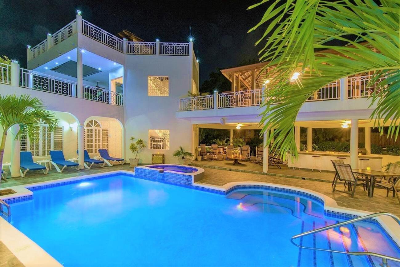 Mais Oui Villa Discovery Bay Exterior foto
