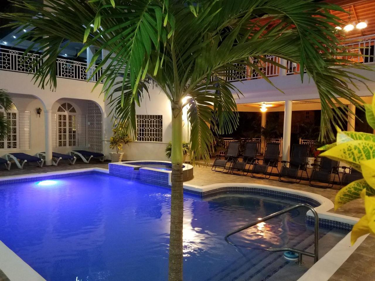 Mais Oui Villa Discovery Bay Exterior foto